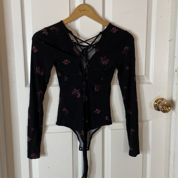 Bodysuit size small - Picture 2 of 2